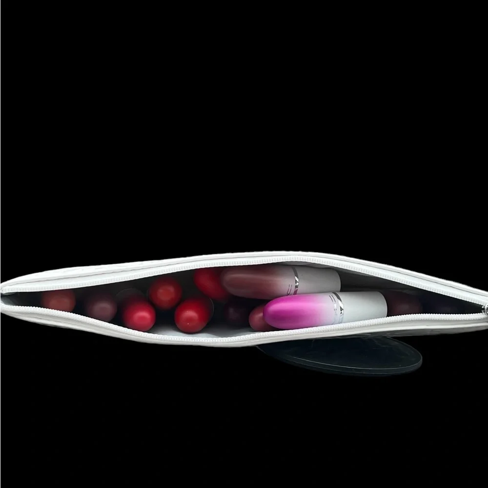 HP 🫶🏻MAC HOLIDAY 2023 LE Cosmetics Bag - Picture 5 of 10